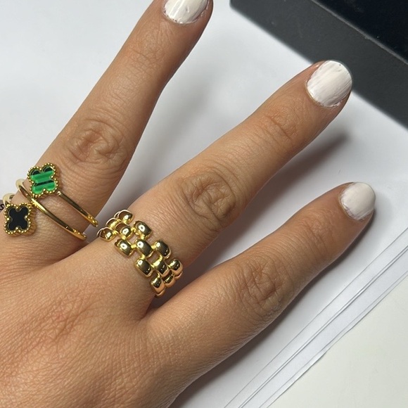 💢Sale💢 18k Real Gold plated Black Clover Ring with green - Picture 7 of 7